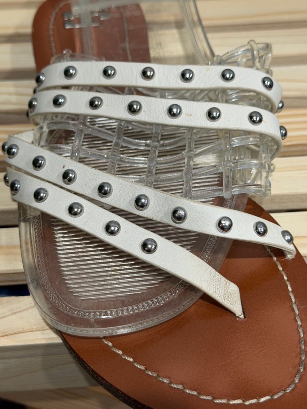 Tory Burch White Studded Leather Thong Sandals Size 8/8.5 - Picture 12 of 13